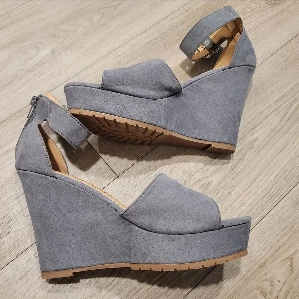 Sugar Hamptons Womens Gray Covered  Peep Toe Ankle Strap Back Zip Wedge Size 9